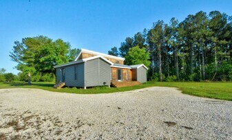 23950 Coats Rd in Springfield, LA - Building Photo