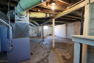 6180 Hillford Ave NE in Canton, OH - Building Photo - Building Photo