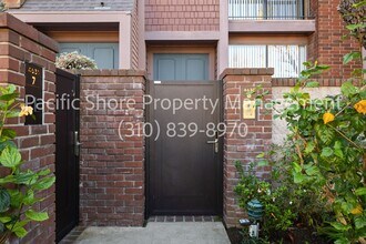 4631 Alla Rd in Marina Del Rey, CA - Building Photo - Building Photo