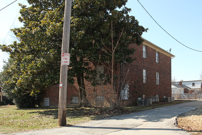 3418 Breckenridge Ln in Louisville, KY - Building Photo - Building Photo