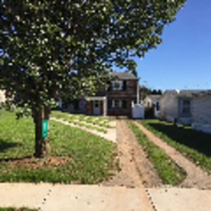 560 N Pine St in Middletown, PA - Building Photo