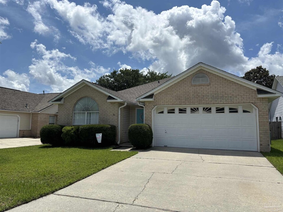 353 Mirabelle Dr in Pensacola, FL - Building Photo