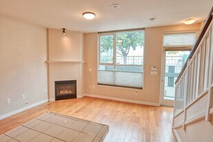 1240 India St, Unit 113 in San Diego, CA - Building Photo