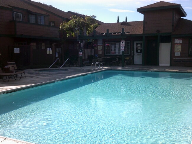 Stonegate in Fontana, CA - Building Photo - Building Photo