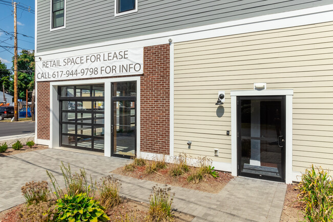 12 Pond St in Ashland, MA - Building Photo - Building Photo