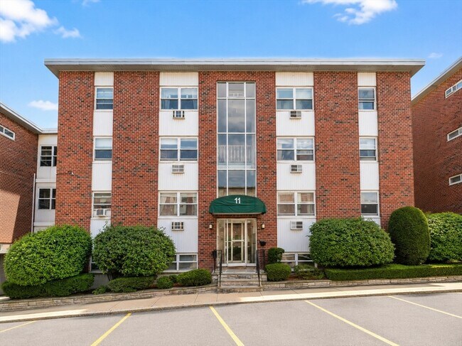 property at 11 Commonwealth Ct