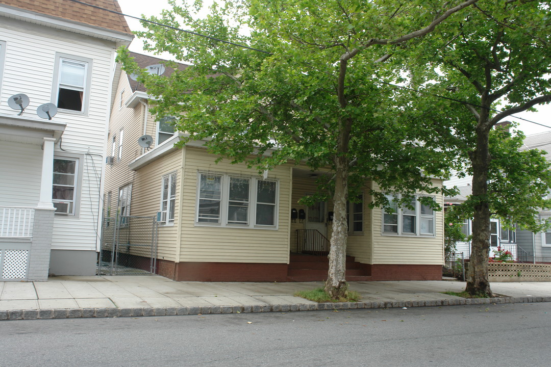 104 Washington St in Perth Amboy, NJ - Foto de edificio