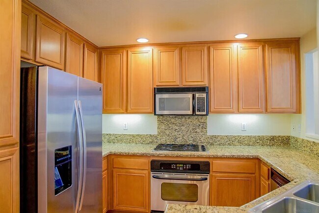 10488 Hollingsworth Way, Unit #192 in San Diego, CA - Foto de edificio - Building Photo