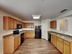 217 N Willow Way in Cibolo, TX - Building Photo - Building Photo