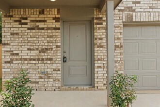 3094 Mallorca Dr in Conroe, TX - Building Photo - Building Photo