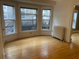 1228 E Brady St, Unit A in Milwaukee, WI - Building Photo