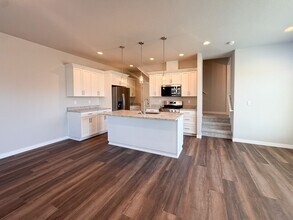 356 SE Shetterly Dr in Dallas, OR - Building Photo - Building Photo