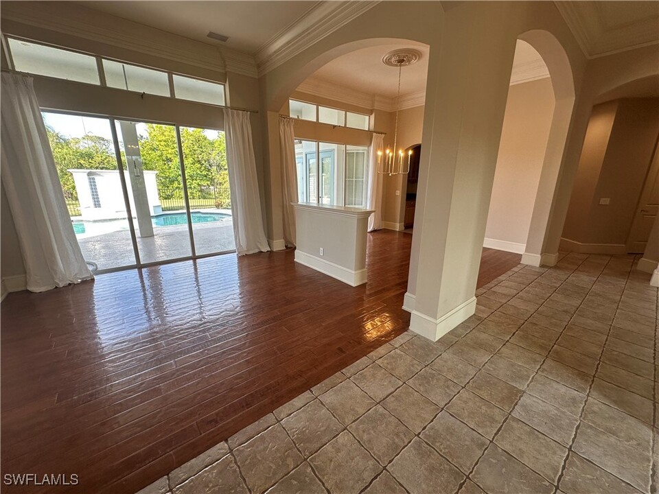 10020 Magnolia Pointe Ct in Ft. Myers, FL - Building Photo