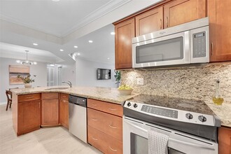 615 NE 12th Ave, Unit 107 in Fort Lauderdale, FL - Building Photo - Building Photo