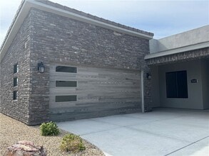 3040 Fort Mojave Dr in Bullhead City, AZ - Building Photo - Building Photo