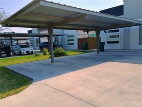5 West Dr in Pharr, TX - Building Photo - Building Photo