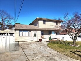 30 Wilson St in Brentwood, NY - Building Photo