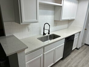 8426 Towneship Ln in Dallas, TX - Building Photo - Building Photo