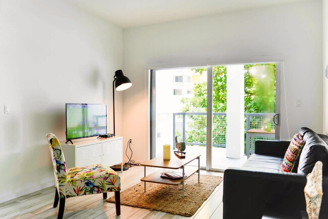 481 NE 29th St, Unit SI FL3-ID1022313P in Miami, FL - Building Photo - Building Photo
