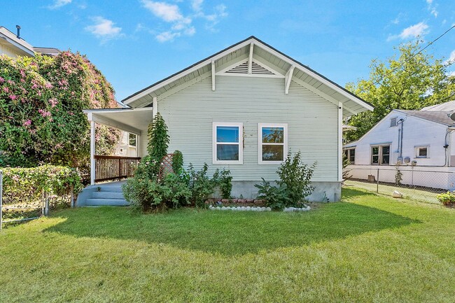 property at 220 Laclede Ave