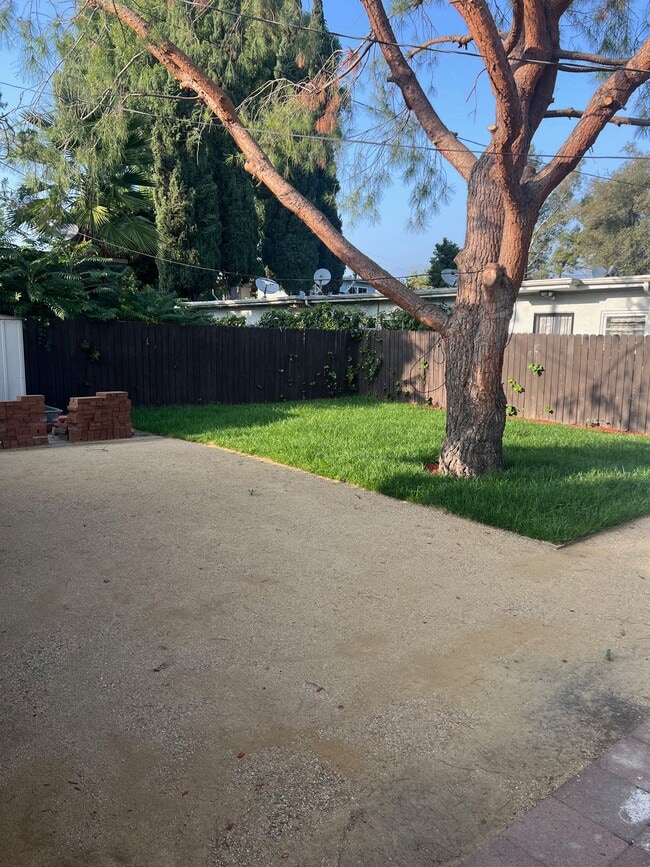 515 Allen Ave in Glendale, CA - Building Photo - Building Photo