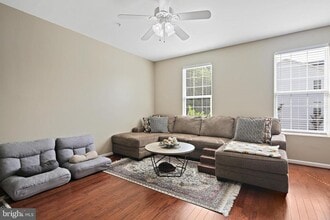 7425 Willow View Ln in Glen Burnie, MD - Building Photo - Building Photo