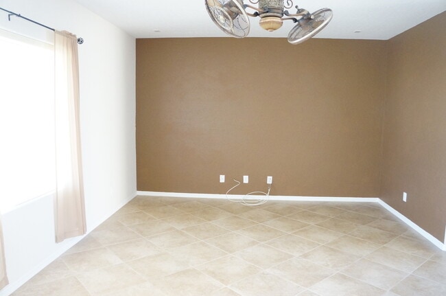 8204 Imperial Lakes St in Las Vegas, NV - Building Photo - Building Photo