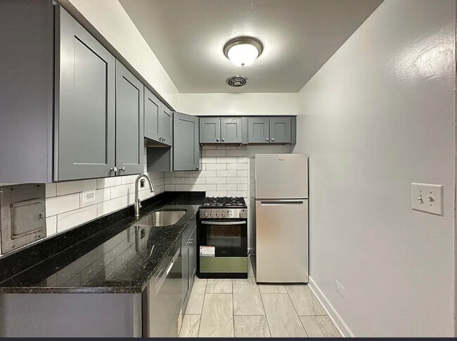 property at 1515 W Morse Ave