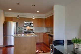4547 8th Ave NE, Unit 304 in Seattle, WA - Foto de edificio - Building Photo