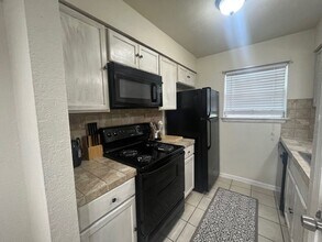 6620 S Zunis Ave in Tulsa, OK - Building Photo - Building Photo