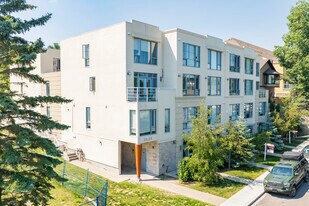 1611 28th Ave SW in Calgary, AB - Building Photo