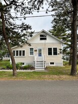 11 Lower Beach Rd in Saco, ME - Building Photo