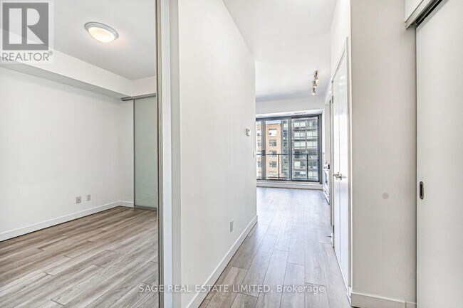 32-632 Camden St in Toronto, ON - Building Photo - Building Photo