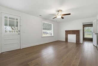 302 College St in Central, SC - Building Photo - Building Photo