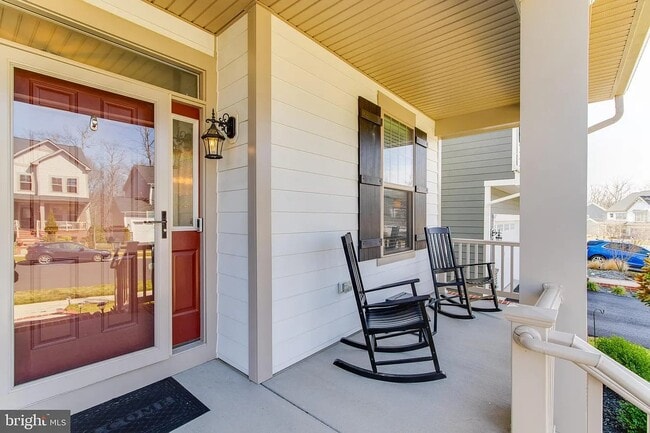 17905 Woods View Dr in Dumfries, VA - Building Photo - Building Photo