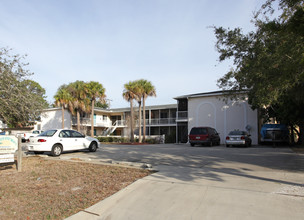 Westview Apartments in Venice, FL - Foto de edificio - Building Photo