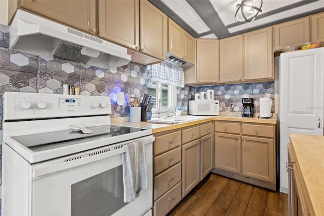 2526 26th St S in St. Petersburg, FL - Building Photo - Building Photo