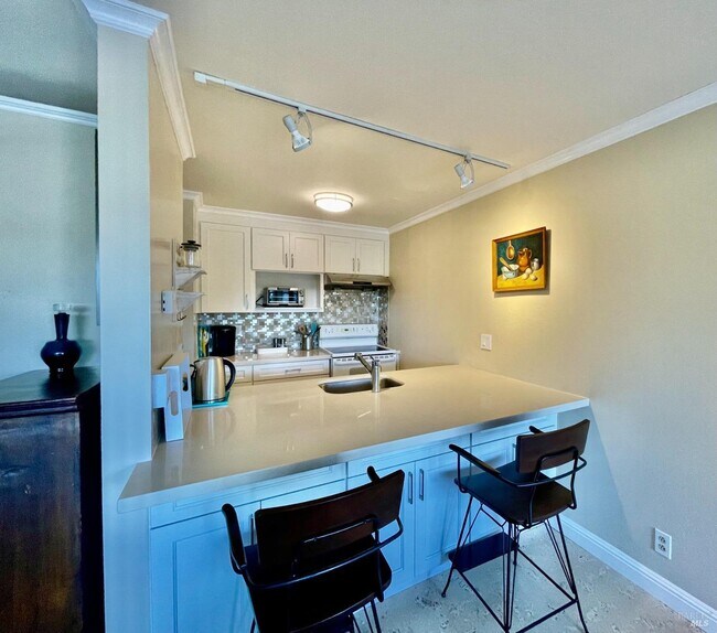 370 Eden Roc Dr in Sausalito, CA - Building Photo - Building Photo