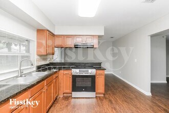 9331 Forest Hills Dr in Tampa, FL - Building Photo - Building Photo