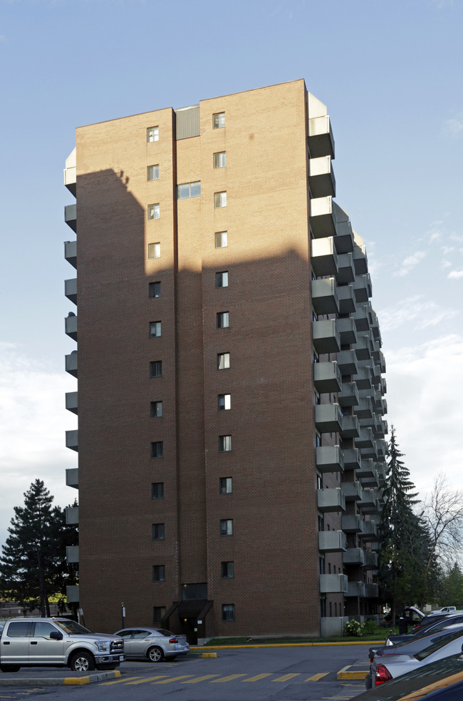 Ascot Apartments in Ottawa, ON - Building Photo - Building Photo