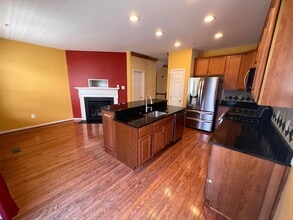 700 Crooked Creek Dr in Rockville, MD - Building Photo - Building Photo
