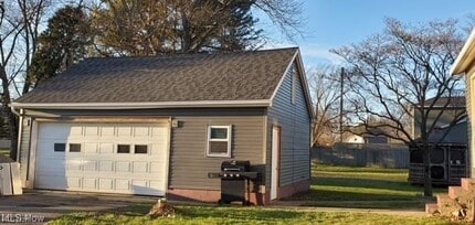 1256 N Wooster Ave in Strasburg, OH - Building Photo - Building Photo