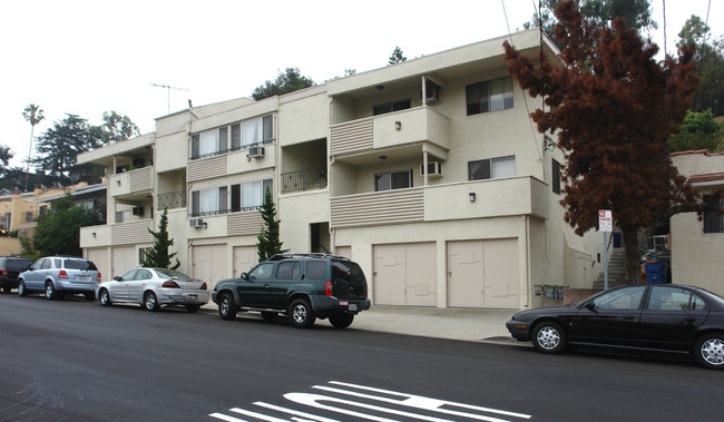 1854 Chickasaw Ave in Los Angeles, CA - Foto de edificio - Building Photo