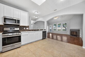 2202 Highland Crossing Dr in Conroe, TX - Building Photo - Building Photo