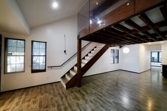 1201 N Orange Dr, Unit 0 in Los Angeles, CA - Building Photo - Building Photo