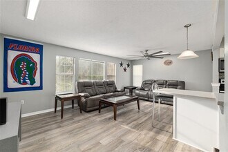 2601 SW Archer Rd in Gainesville, FL - Building Photo - Building Photo