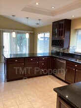 7108 Beaver Falls Way in Elk Grove, CA - Building Photo - Building Photo