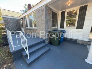 1615 Decree Ave in West Columbia, SC - Foto de edificio - Building Photo