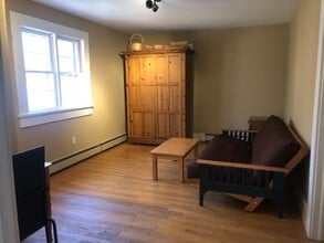 89 Florida Hill Rd in Ridgefield, CT - Building Photo - Building Photo