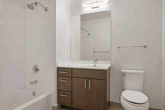 206 W Superior St in Chicago, IL - Building Photo - Building Photo